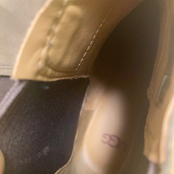 Uggs distressed lookleather boots size 9.5 - Picture 6 of 9